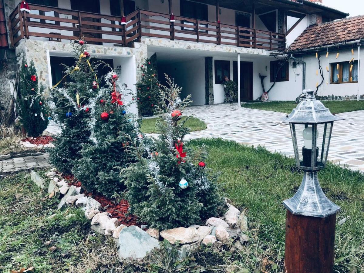 Casa De Vacanta Motata Novaci-Străini Εξωτερικό φωτογραφία
