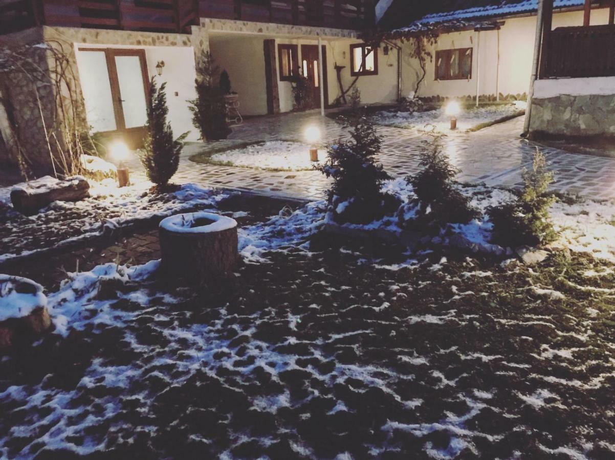 Casa De Vacanta Motata Novaci-Străini Εξωτερικό φωτογραφία